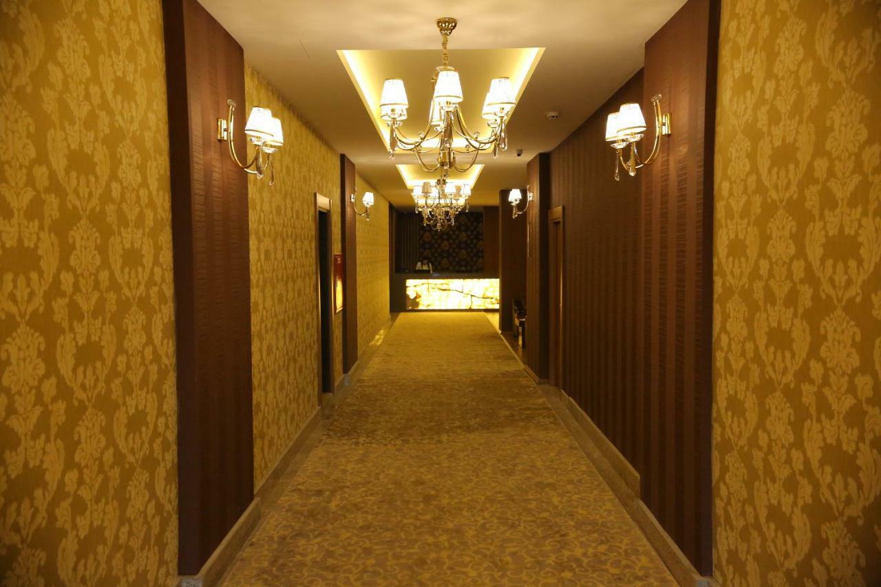 Taht Palace Hotel Van Eksteriør bilde